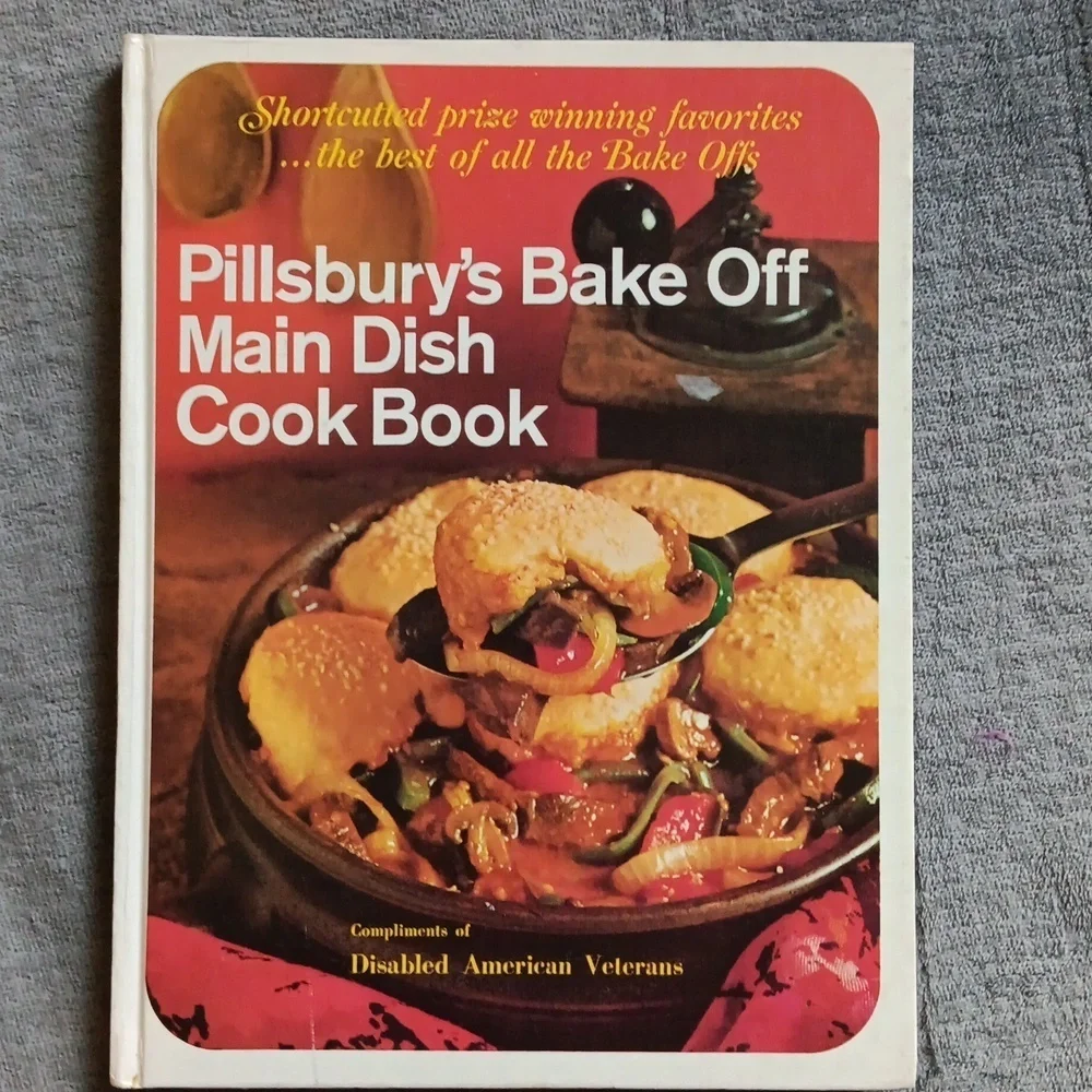 1970 Pillsbury Cookbook, Vintage Retro 70s Kitchen Decor, Country Farmhouse